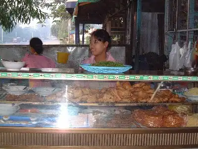 ミャンマーのモヒンガ